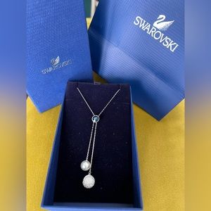 Swarovski blue dimond necklace